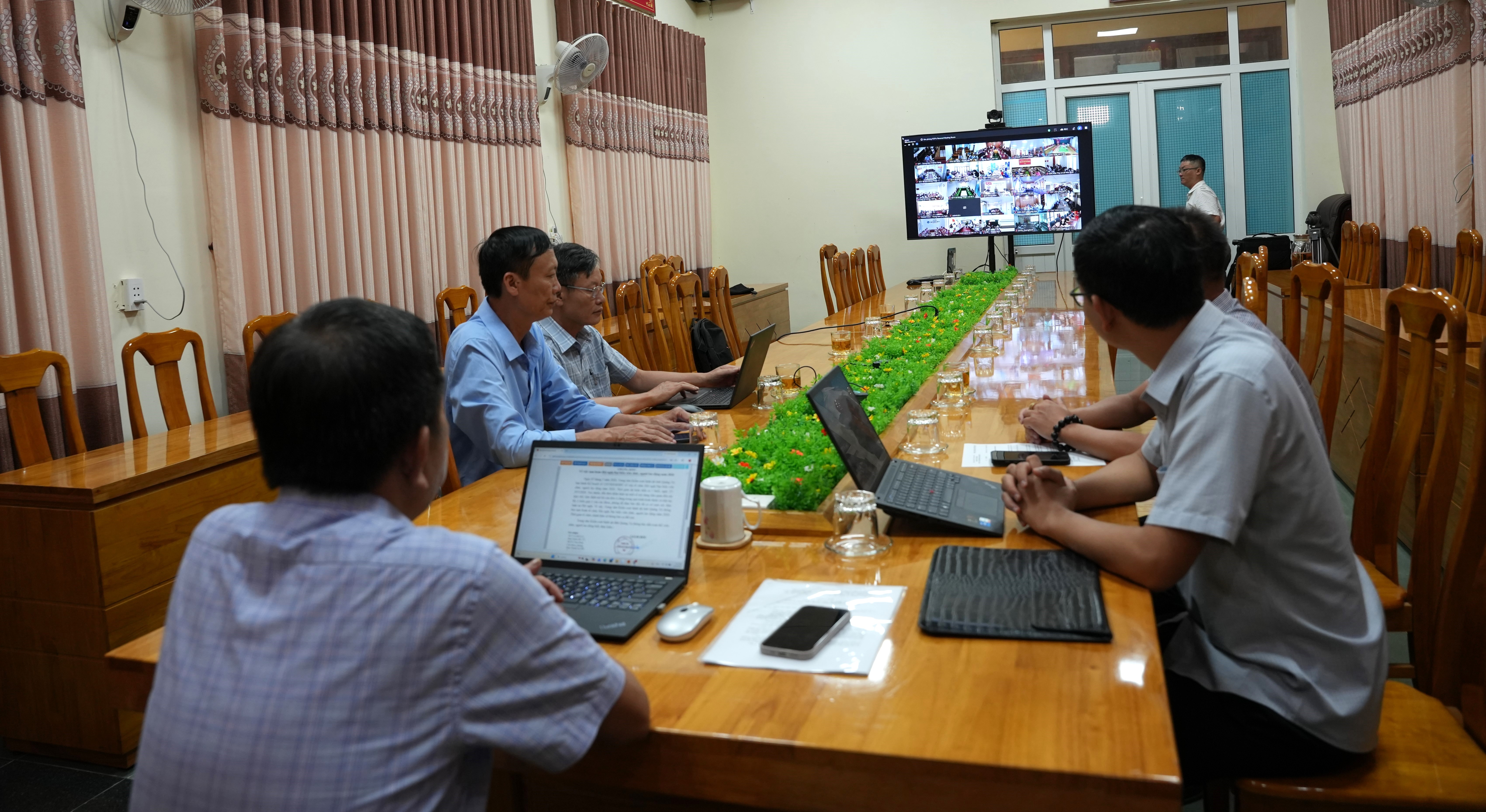 Toàn_cảnh_tại_điểm_cầu_CDC_Quảng_Trịoufhr.JPG