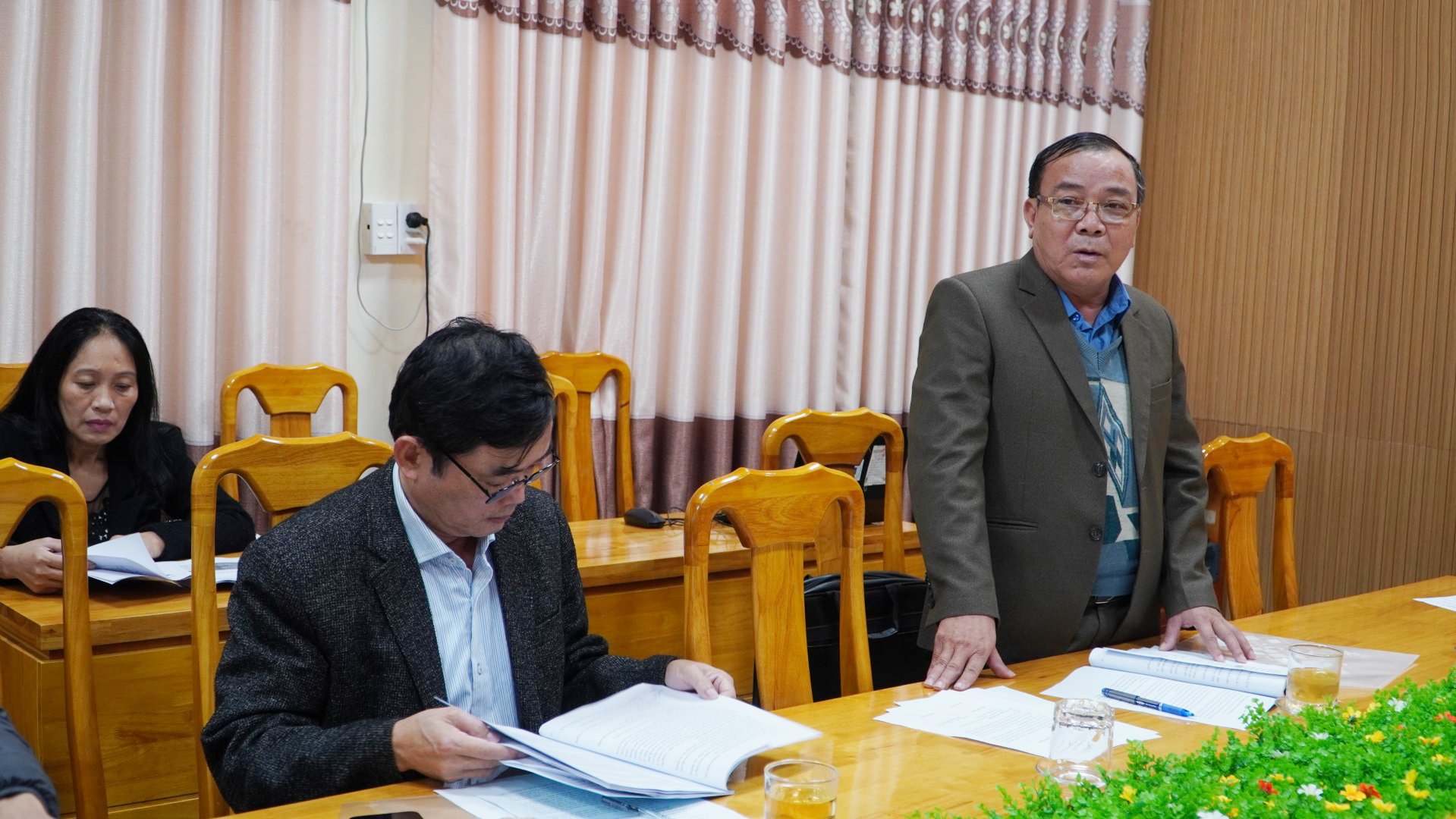 Bác sĩ CKII Nguyễn Huy Bổng Phản biện 2 tham gia ý kiến tại buổi đánh giá