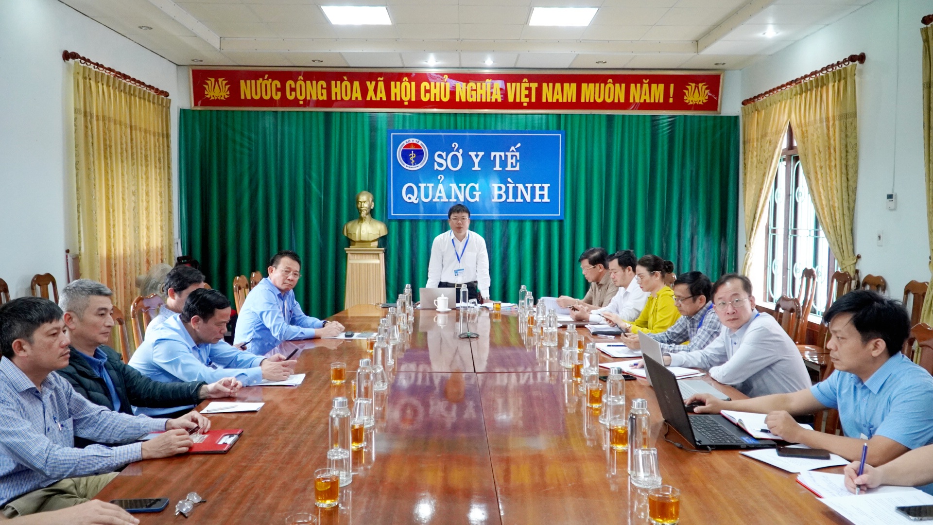 Bác sĩ Dương Thanh Bình phát biểu chỉ đạo hội nghị