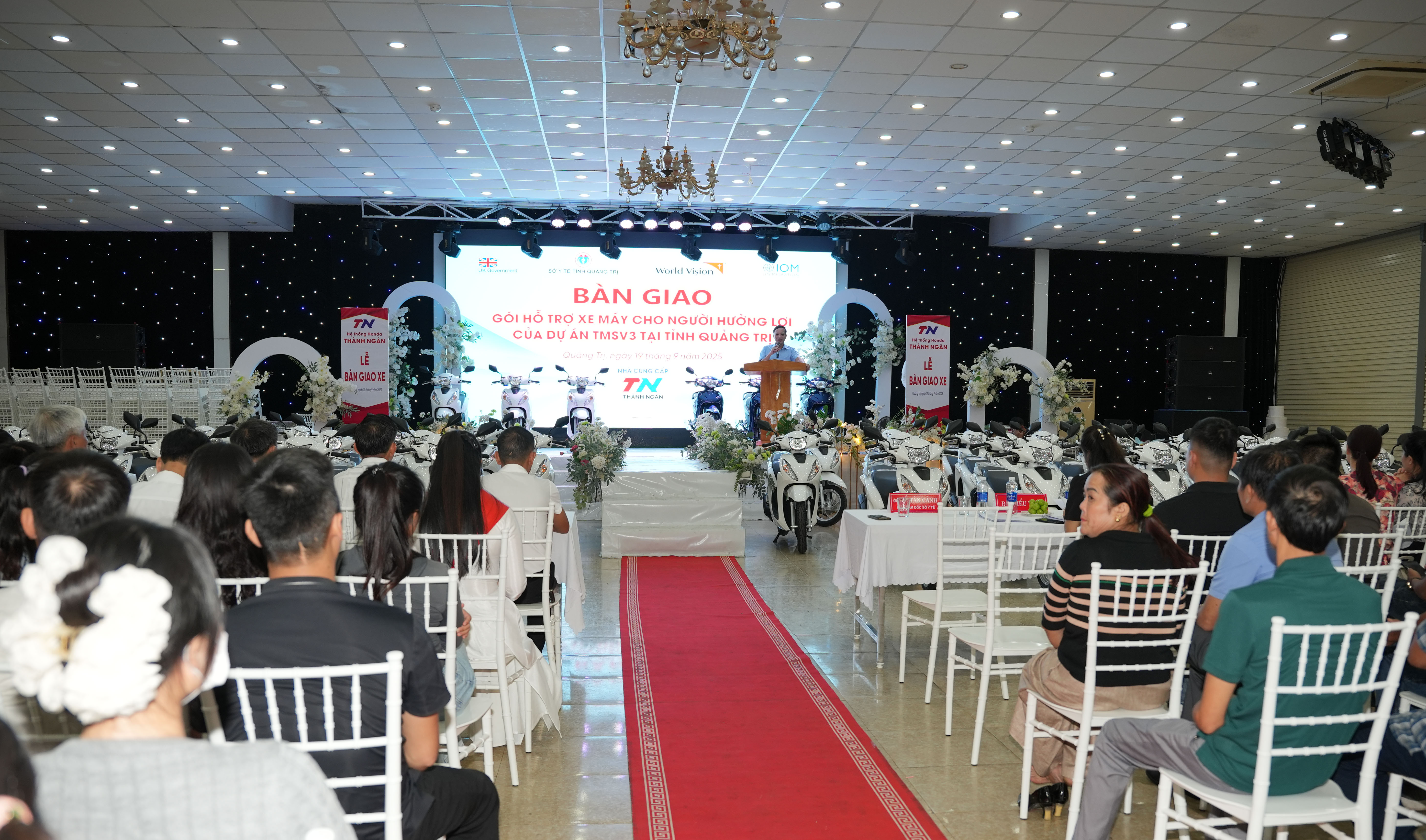 Toàn_cảnh_buổi_lễ.JPG