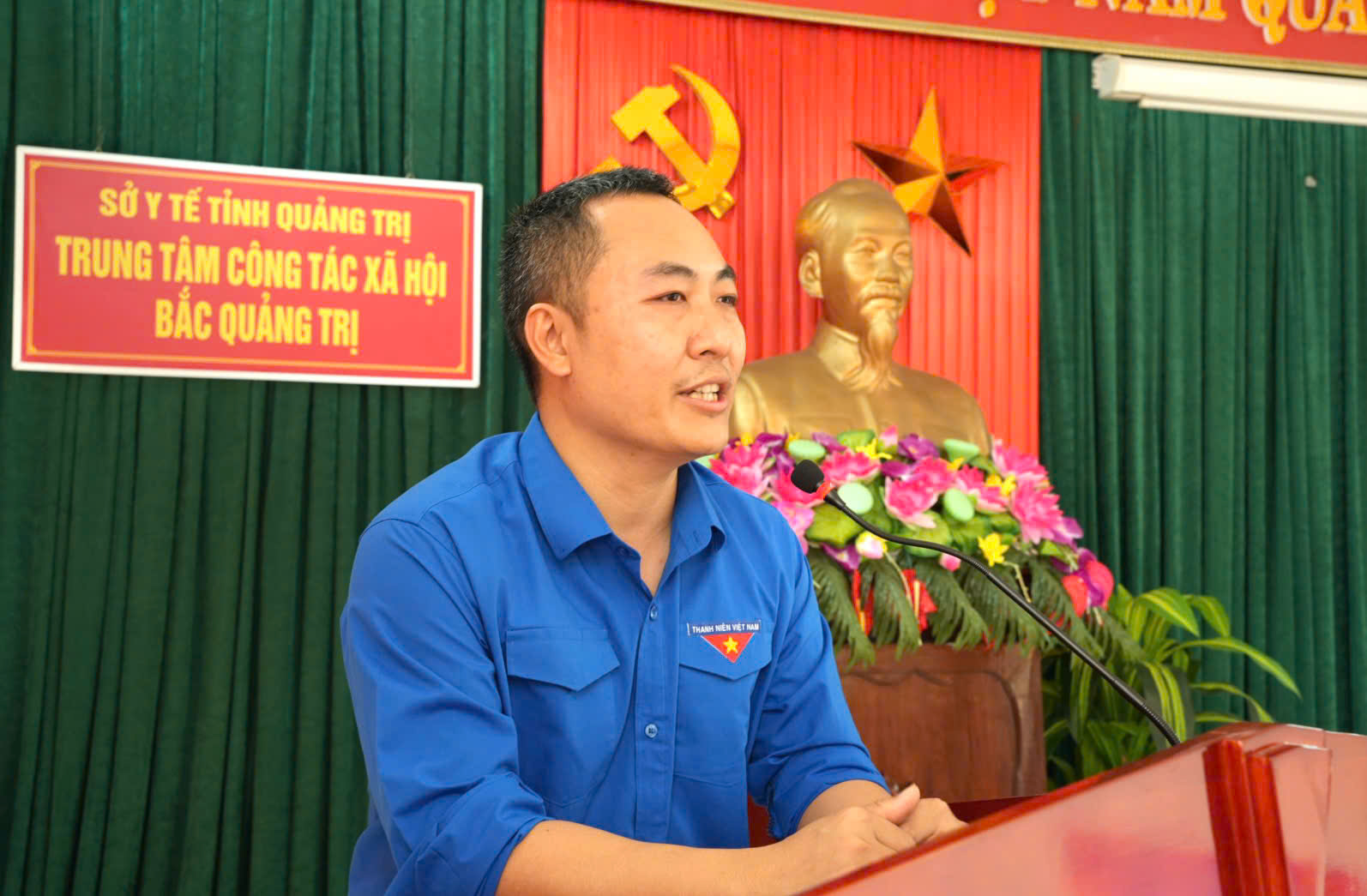 z77266Lãnh_đạo_Sở_Y_tế_và_Đoàn_Thanh_niên_thăm_động_viên_2_em_Nhi_và_May98801386_71822efd71d9072121508964d6672be8.jpg